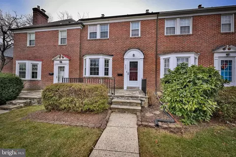 207 Murdock Rd, Baltimore, MD 21212 photo 2