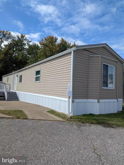 472 Mirabile Ln, Baltimore, MD 21224