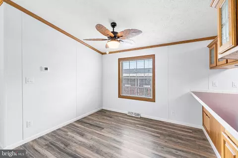 3204 Jonquil Ln, Middle River, MD 21220 photo 6