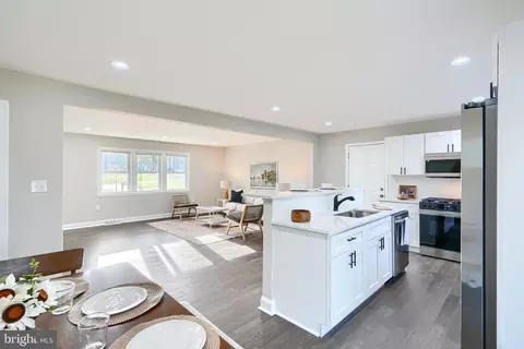Entry Way - 3728 Dance Mill Rd, Phoenix, MD 21131 photo 1 of 4