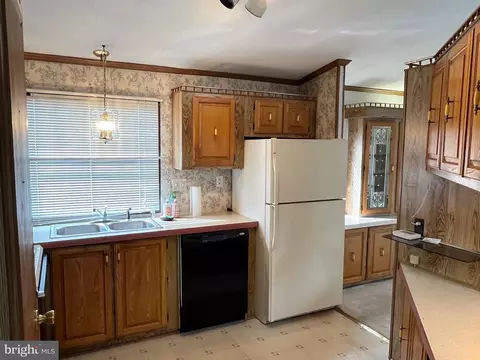 111 Lariat Rd, Middle River, MD 21220 photo 11