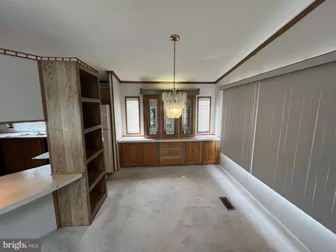 111 Lariat Rd, Middle River, MD 21220 photo 5
