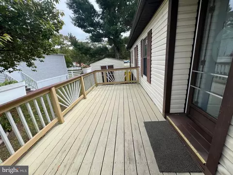 111 Lariat Rd, Middle River, MD 21220 photo 4