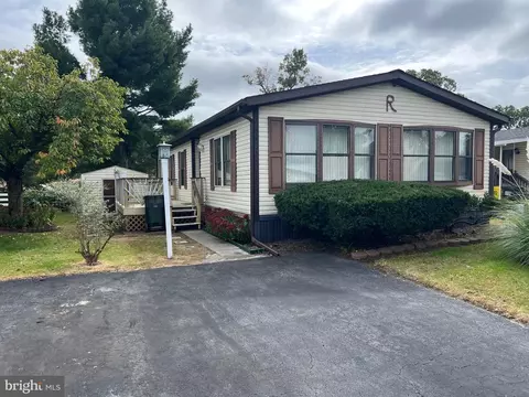 111 Lariat Rd, Middle River, MD 21220 photo 2