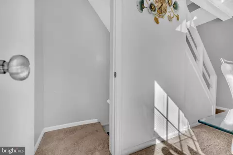 Entry Way - 173 Baltimore Ave, Halethorpe, MD 21227 photo 9 of 12