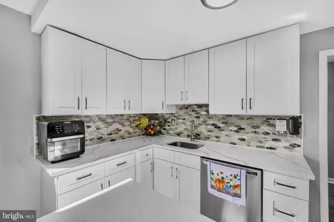 Kitchen - 173 Baltimore Ave, Halethorpe, MD 21227 photo 2 of 2