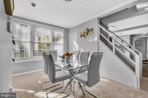 Entry Way - 173 Baltimore Ave, Halethorpe, MD 21227 photo 3 of 12