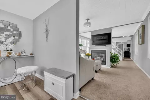 Entry Way - 173 Baltimore Ave, Halethorpe, MD 21227 photo 2 of 12