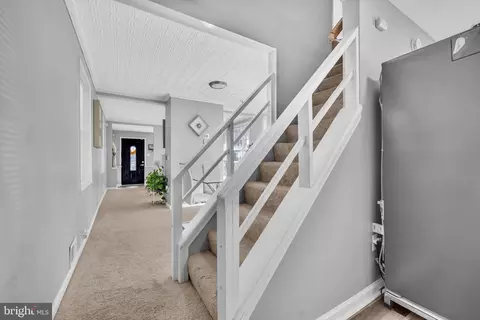 Entry Way - 173 Baltimore Ave, Halethorpe, MD 21227 photo 4 of 12