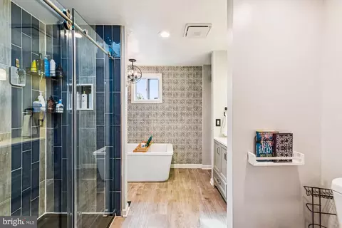 Bath - 5701 1st Ave, Halethorpe, MD 21227 photo 2 of 5
