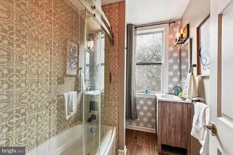Bath - 5701 1st Ave, Halethorpe, MD 21227 photo 1 of 5