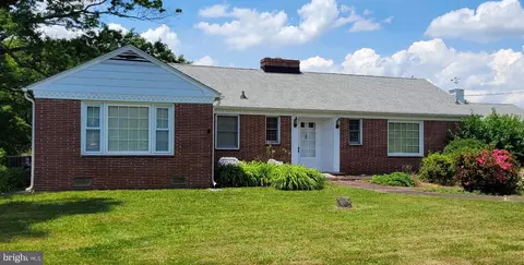 9210 Ravenwood Rd, Rosedale, MD 21237