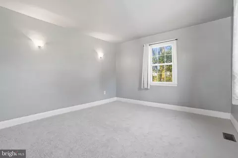 121 1st Ave, Halethorpe, MD 21227 photo 12