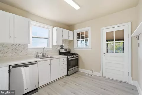 121 1st Ave, Halethorpe, MD 21227 photo 15