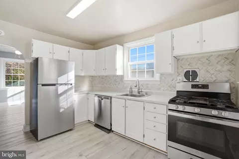 121 1st Ave, Halethorpe, MD 21227 photo 3