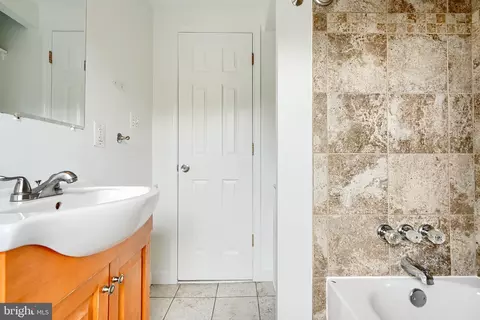 Bath - 3500 Moultree, Nottingham, MD 21236 photo 3 of 4
