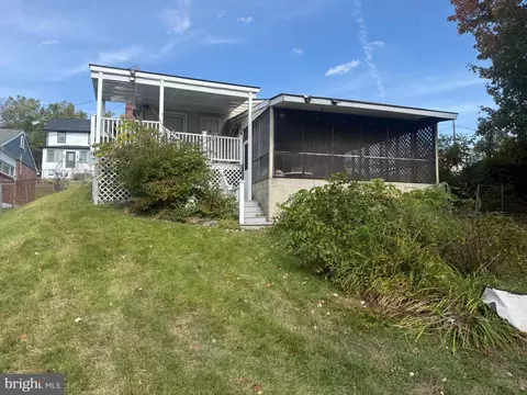 111 Ridge Ave, Halethorpe, MD 21227