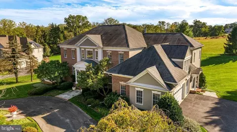 13 Dipping Pond Ct, Lutherville Timonium, MD 21093