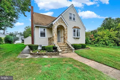 1243 10 Oaks Rd, Halethorpe, MD 21227