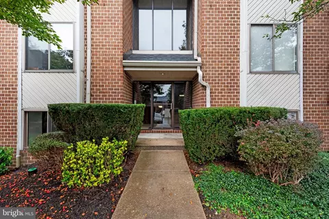 10 Mullingar Ct #101, Lutherville Timonium, MD 21093
