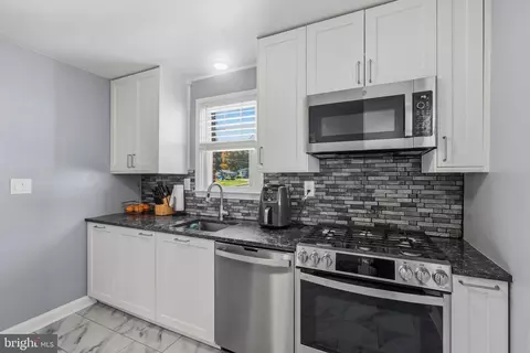 1246 Elm Rd, Halethorpe, MD 21227 photo 7