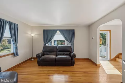 1246 Elm Rd, Halethorpe, MD 21227 photo 3