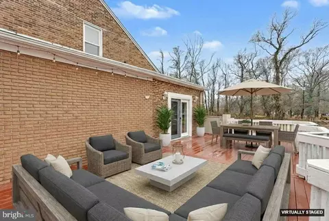 Exterior - 2810 12th St, Sparrows Point, MD 21219 photo 5 of 11