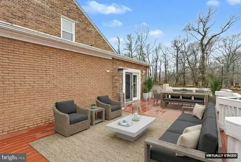 Exterior - 2810 12th St, Sparrows Point, MD 21219 photo 6 of 11