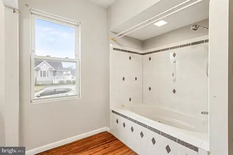 Bath - 2810 12th St, Sparrows Point, MD 21219 photo 2 of 4