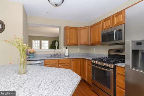 2 Gemstone Ct, Windsor Mill, MD 21244 photo 2