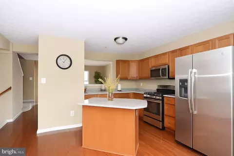 2 Gemstone Ct, Windsor Mill, MD 21244 photo 3