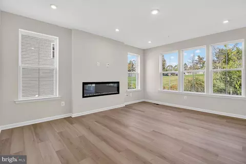 Living - 4016 Milner Rd, Nottingham, MD 21236 photo 1 of 2