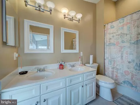Bath - 815 Lowe Rd, Middle River, MD 21220 photo 4 of 7