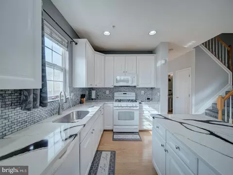 Kitchen - 815 Lowe Rd, Middle River, MD 21220 photo 5 of 5