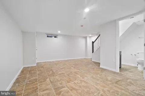 Entry Way - 101 Willow Spring Rd, Dundalk, MD 21222 photo 2 of 2