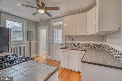 6 Cromarty Rd, Baltimore, MD 21229 photo 9