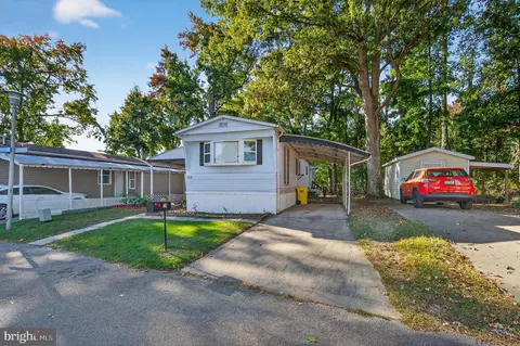 210 Trailway Rd, Middle River, MD 21220