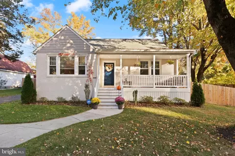 1813 Sunnyside Ln, Essex, MD 21221
