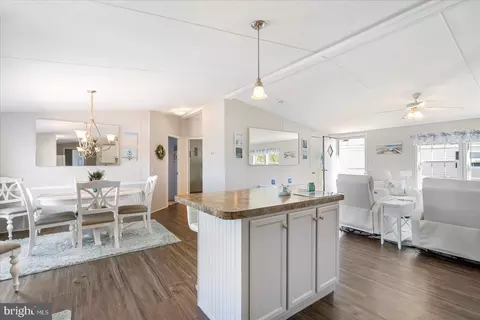 28 Shore Rd, Sparrows Point, MD 21219 photo 12