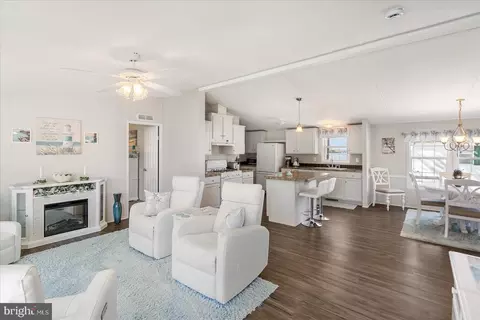 28 Shore Rd, Sparrows Point, MD 21219 photo 9