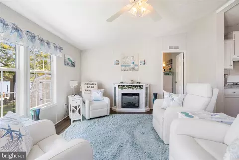 28 Shore Rd, Sparrows Point, MD 21219 photo 3