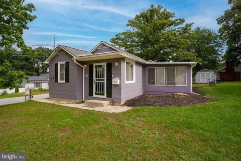905 Hauf Ave, Essex, MD 21221
