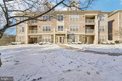 8813 Stone Ridge Cir #301, Pikesville, MD 21208