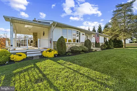 18906 Falls Rd, Hampstead, MD 21074 photo 2