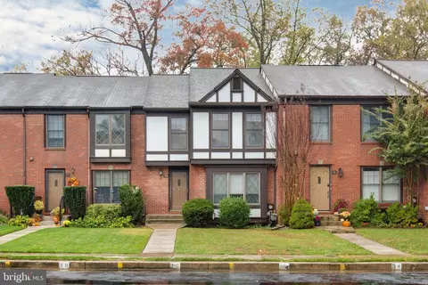 38 Tudor Ct, Lutherville Timonium, MD 21093