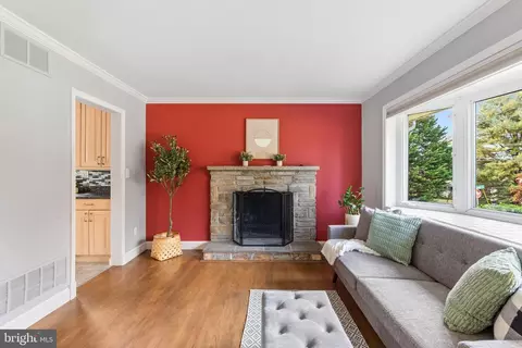 Living - 6501 Brinton Rd, Fork, MD 21051 photo 2 of 4