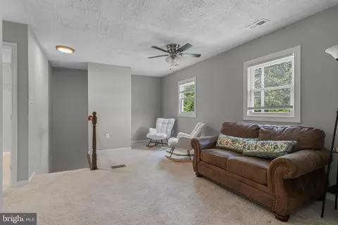 Entry Way - 5834 Stevens Rd, White Marsh, MD 21162 photo 10 of 13
