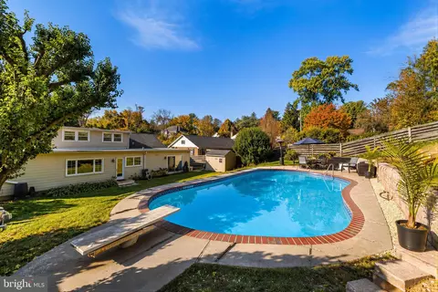 1806 Roland Ave, Ruxton, MD 21204