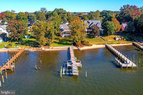 1432 Shore Rd, Middle River, MD 21220
