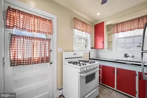 4605 Linden Ave, Halethorpe, MD 21227 photo 10